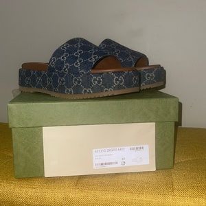 GUCCI Denim platform slide FOR SALE!! EXCELLENT Condition, only wore once!